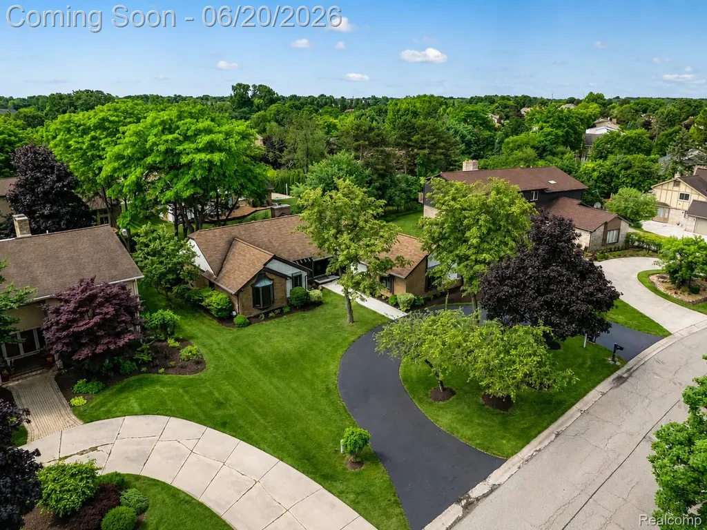 4413 Pinehurst Drive West Bloomfield Charter Township MI 48322