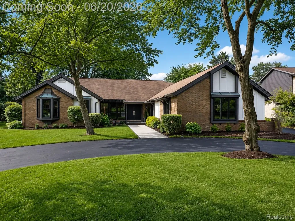 4413 Pinehurst Drive West Bloomfield Charter Township MI 48322