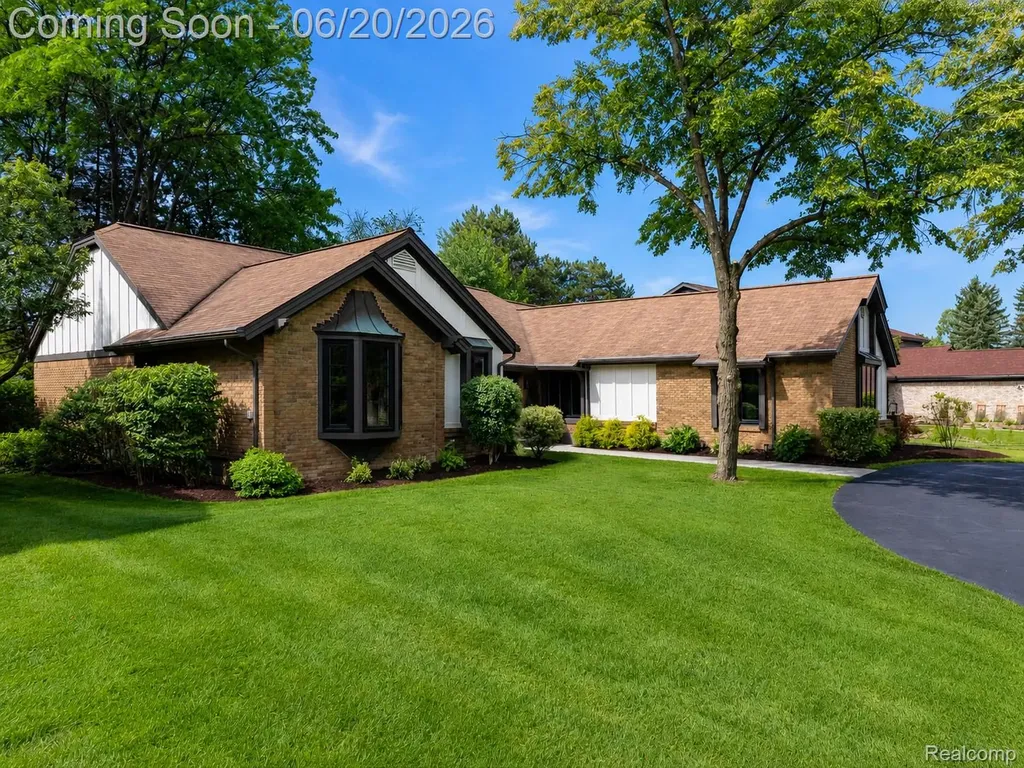 4413 Pinehurst Drive West Bloomfield Charter Township MI 48322