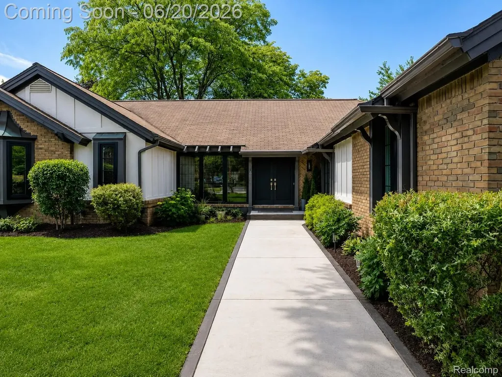 4413 Pinehurst Drive West Bloomfield Charter Township MI 48322