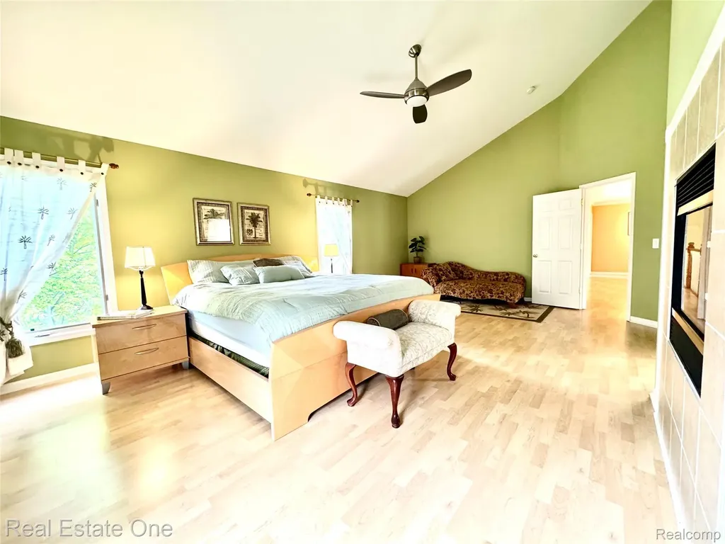 1215 Letica Drive Rochester City MI 48307