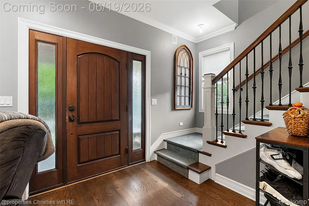 525 Broadacre Avenue Clawson City MI 48017
