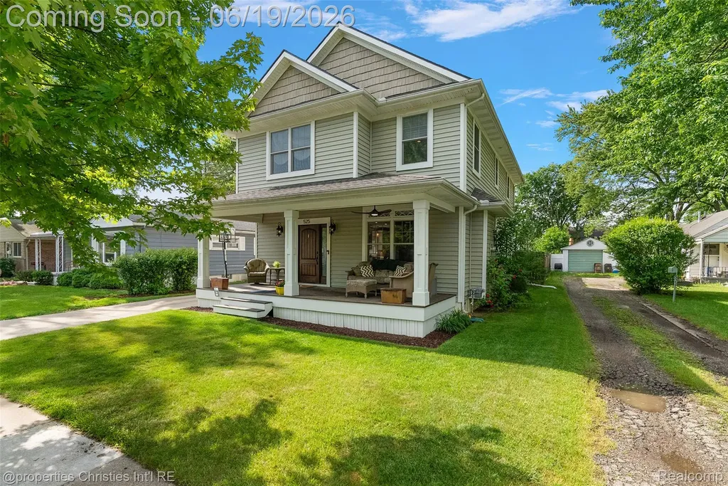525 Broadacre Avenue Clawson City MI 48017