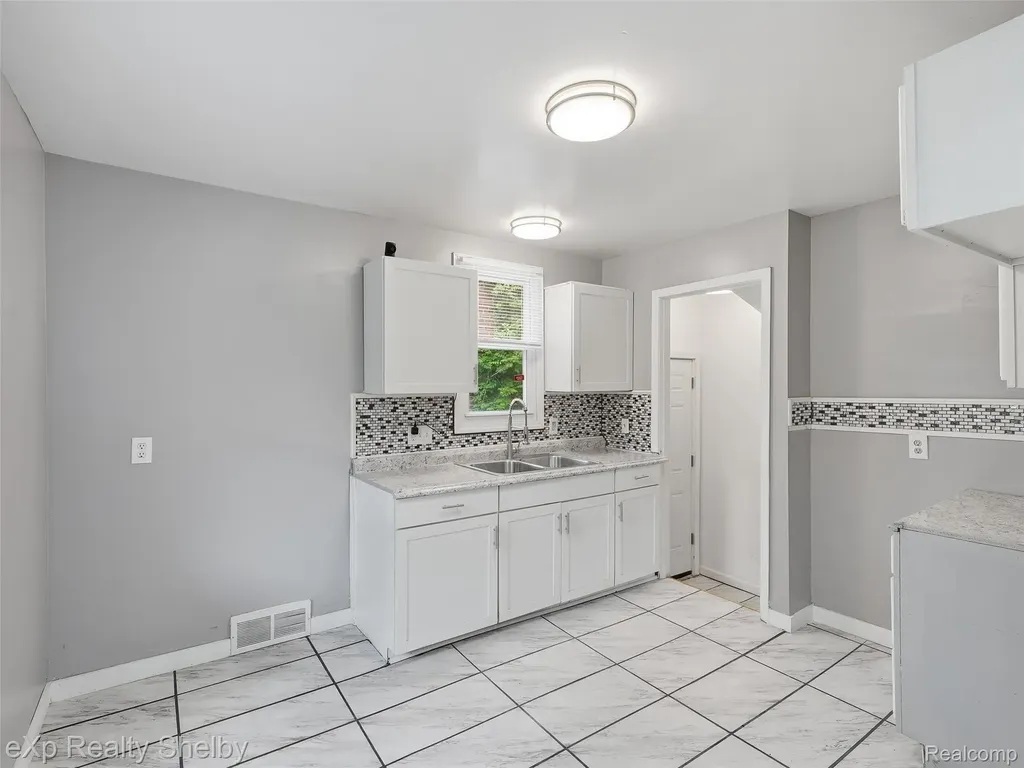 16476 Rossini Drive Detroit City MI 48205