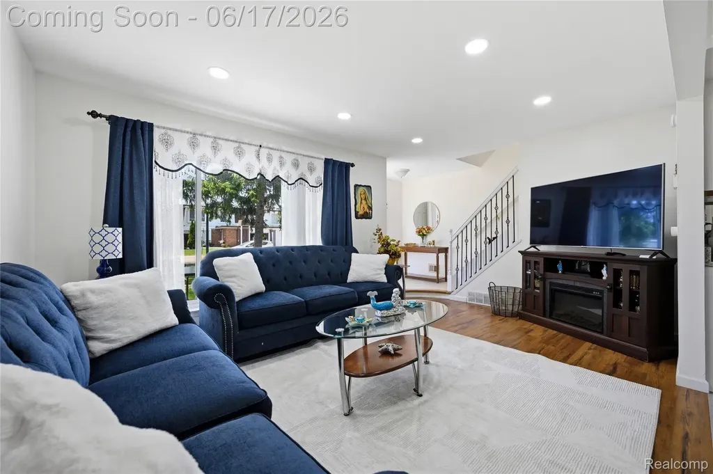 29792 City Center Drive Warren City MI 48093
