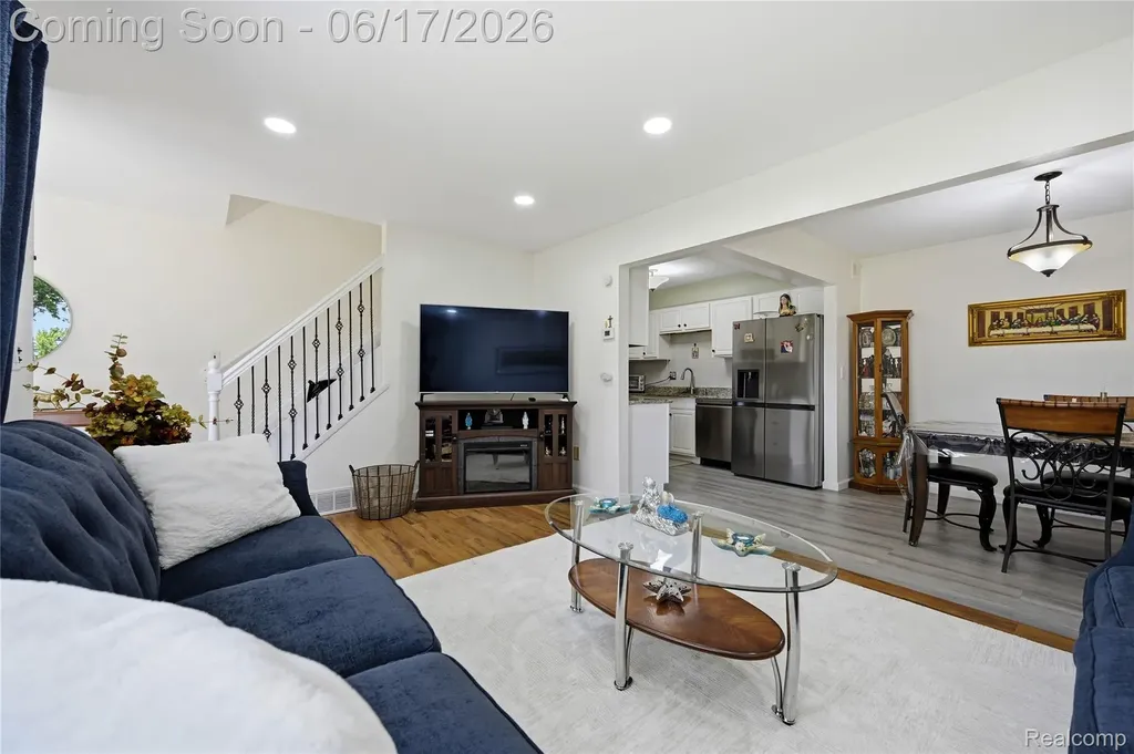 29792 City Center Drive Warren City MI 48093