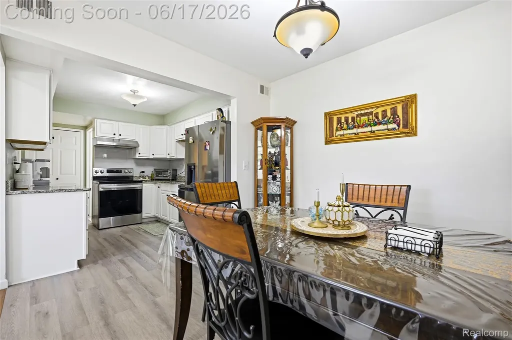 29792 City Center Drive Warren City MI 48093