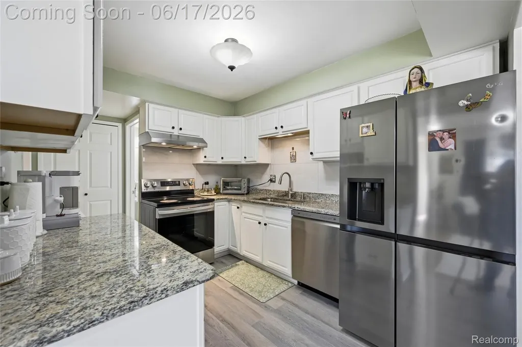 29792 City Center Drive Warren City MI 48093