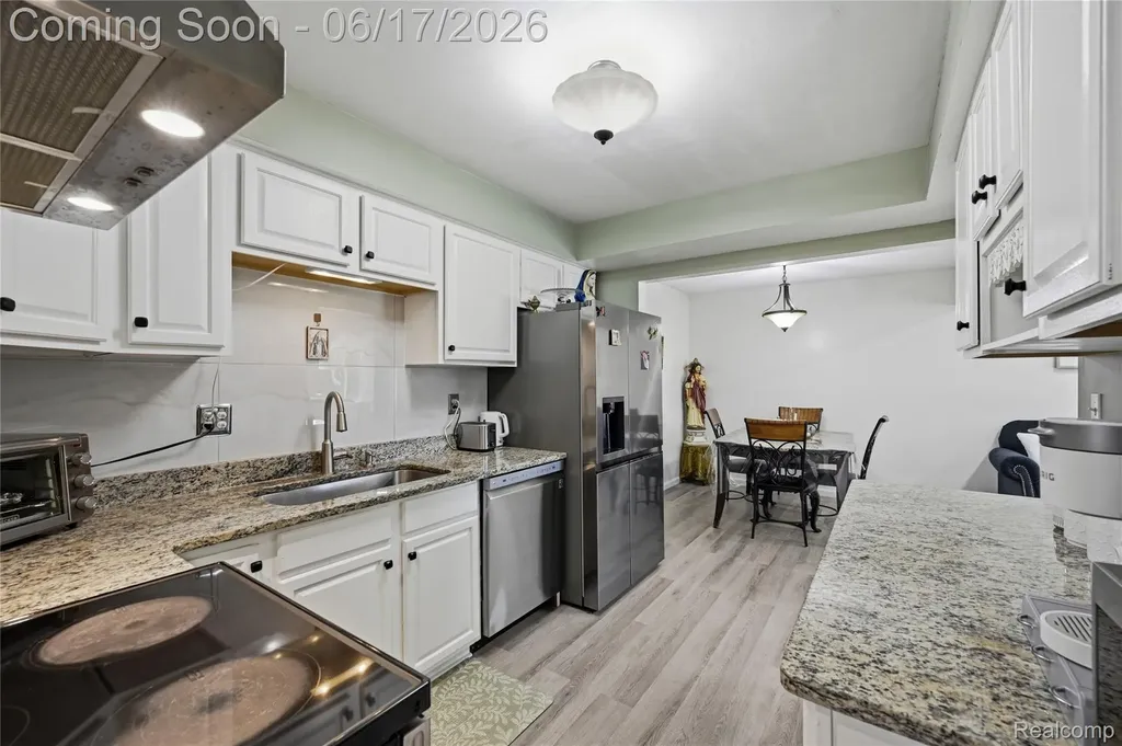29792 City Center Drive Warren City MI 48093