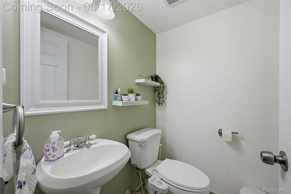 29792 City Center Drive Warren City MI 48093