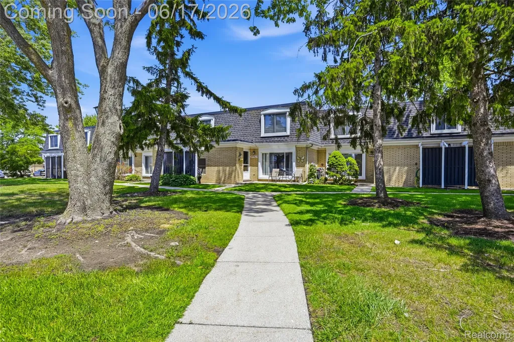 29792 City Center Drive Warren City MI 48093