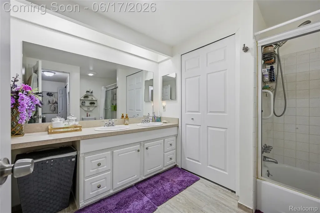 29792 City Center Drive Warren City MI 48093