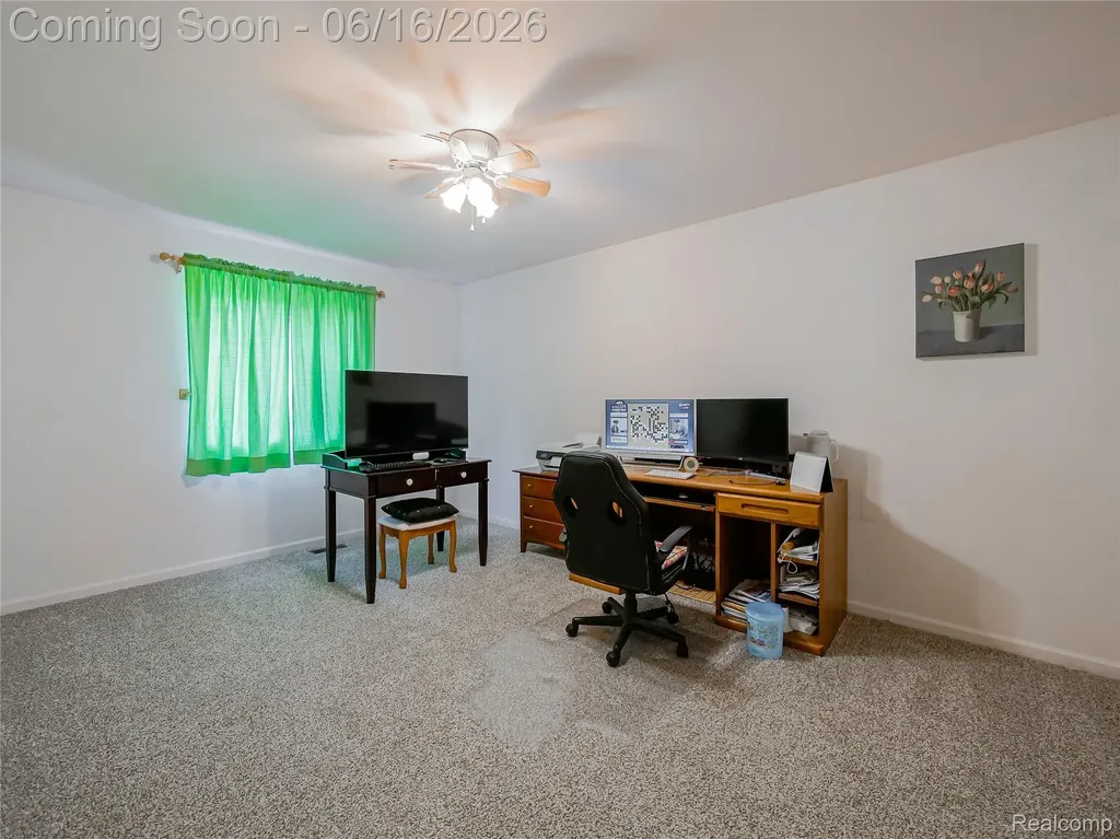 2931 Briarwood Drive Troy City MI 48085