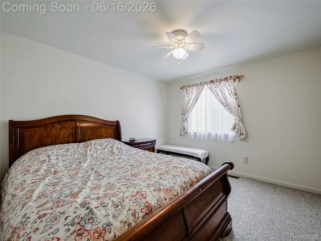 2931 Briarwood Drive Troy City MI 48085