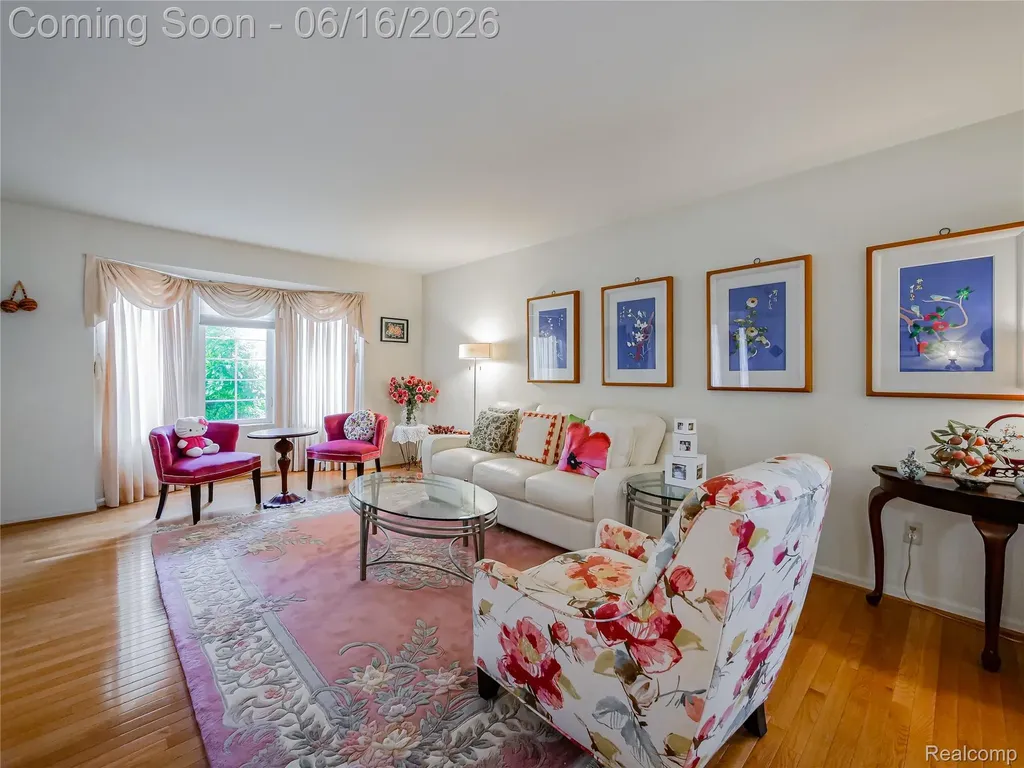 2931 Briarwood Drive Troy City MI 48085