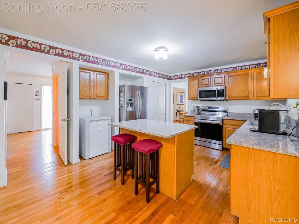 2931 Briarwood Drive Troy City MI 48085