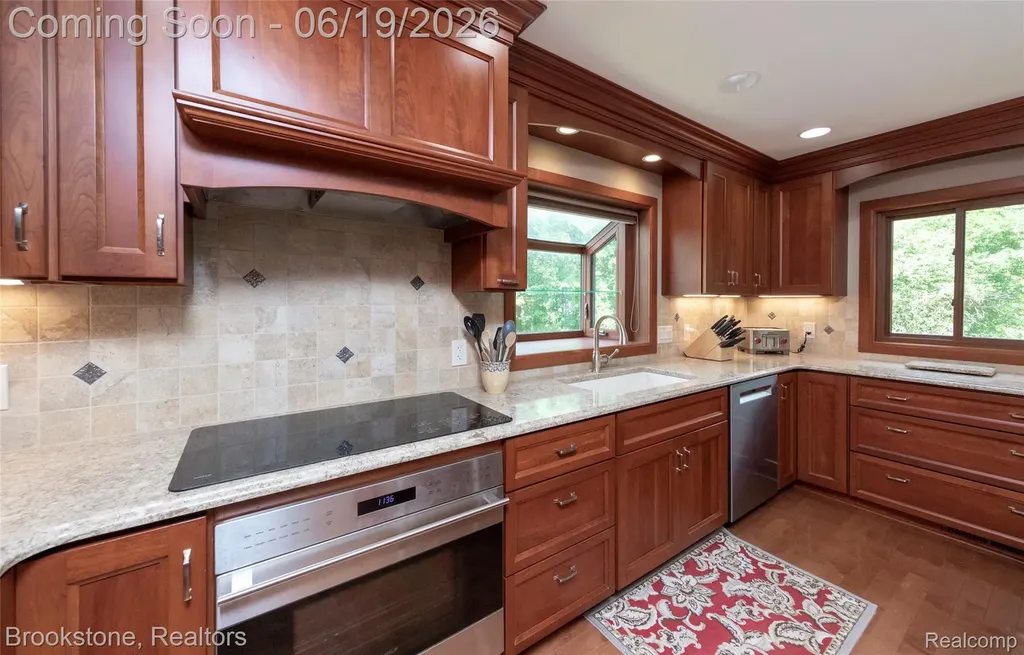 12168 Carriage Trail Circle Springfield Charter Township MI 48350