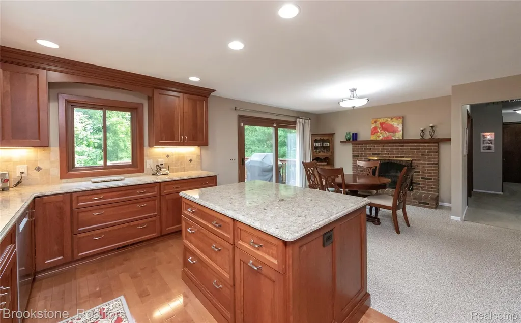 12168 Carriage Trail Circle Springfield Charter Township MI 48350