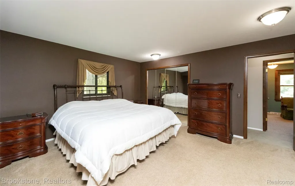 12168 Carriage Trail Circle Springfield Charter Township MI 48350