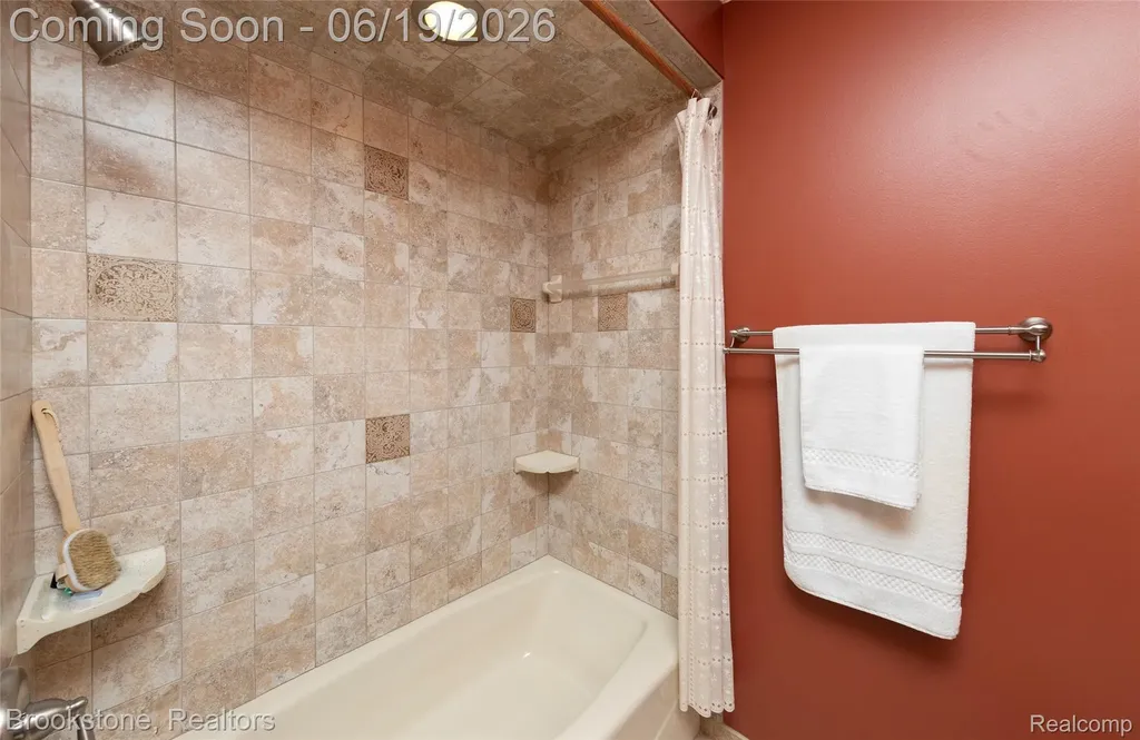 12168 Carriage Trail Circle Springfield Charter Township MI 48350