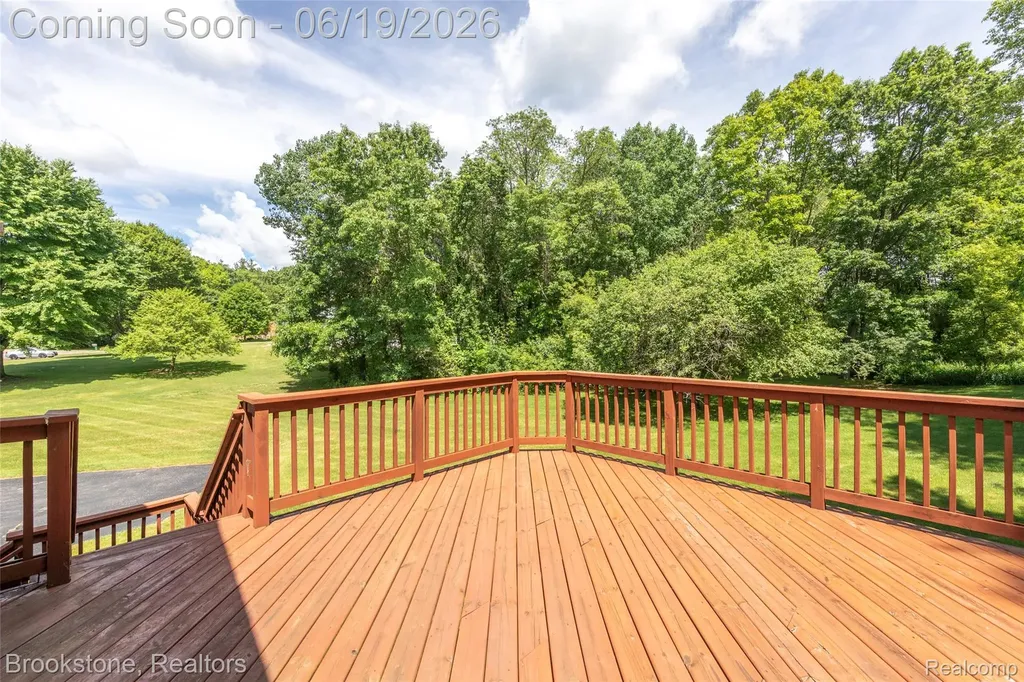 12168 Carriage Trail Circle Springfield Charter Township MI 48350