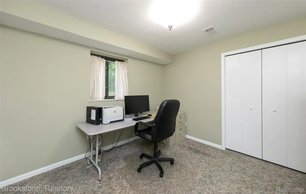 12168 Carriage Trail Circle Springfield Charter Township MI 48350