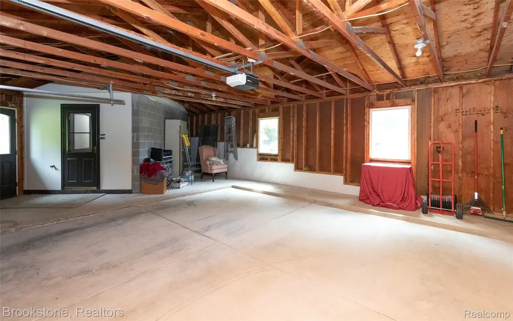 12168 Carriage Trail Circle Springfield Charter Township MI 48350