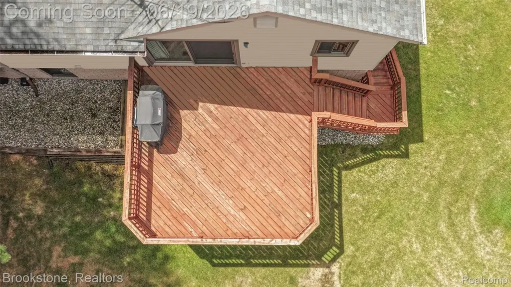 12168 Carriage Trail Circle Springfield Charter Township MI 48350