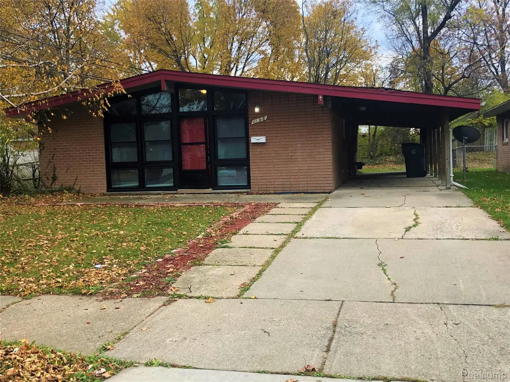 1198 Neafie Avenue Pontiac City MI 48342