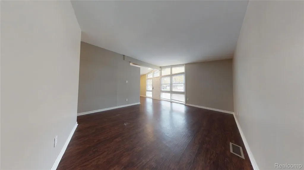 1198 Neafie Avenue Pontiac City MI 48342