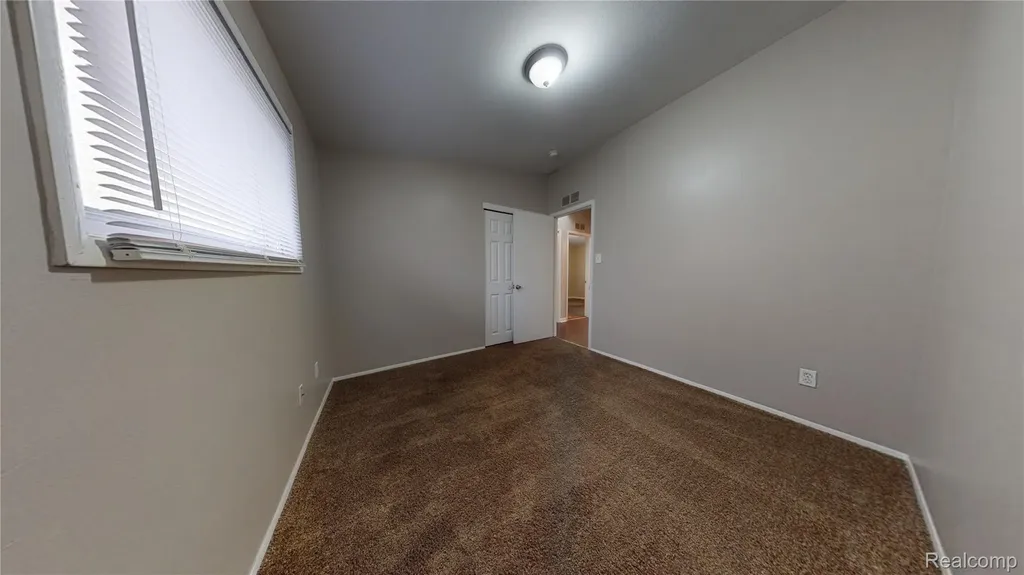 1198 Neafie Avenue Pontiac City MI 48342