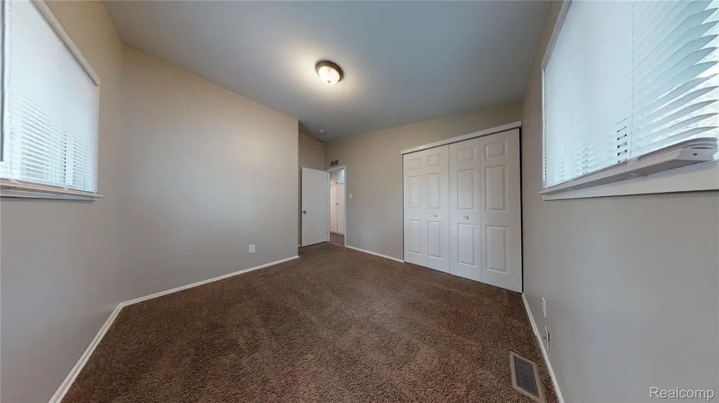 1198 Neafie Avenue Pontiac City MI 48342