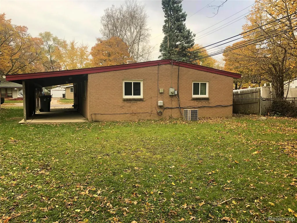 1198 Neafie Avenue Pontiac City MI 48342