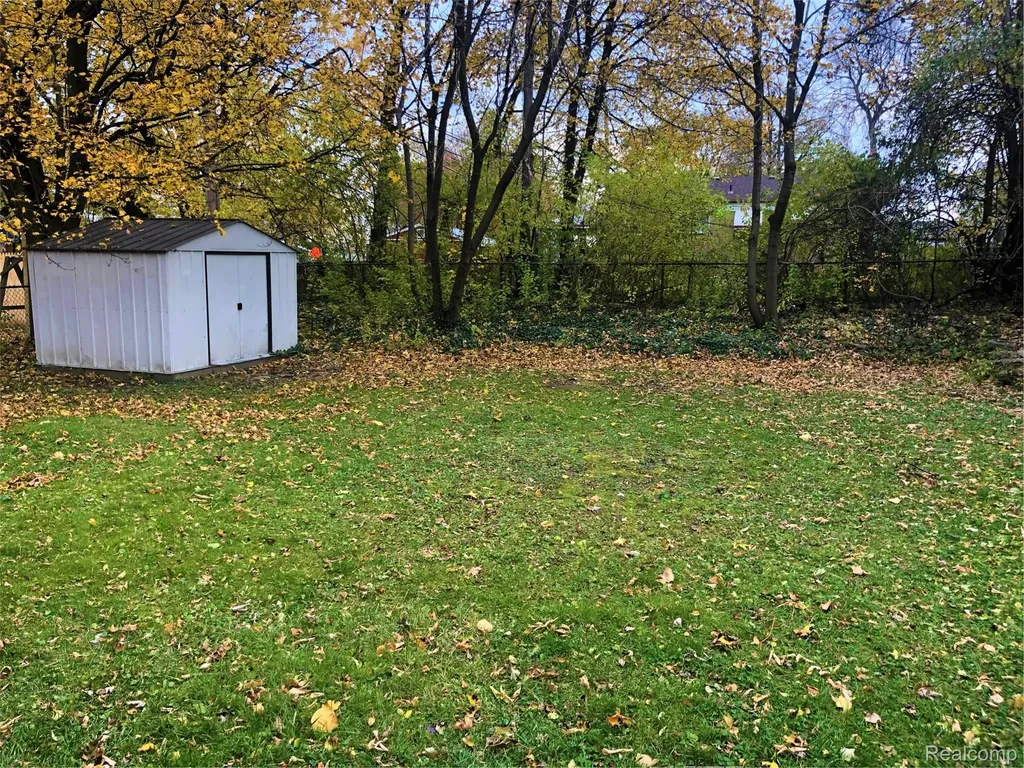 1198 Neafie Avenue Pontiac City MI 48342
