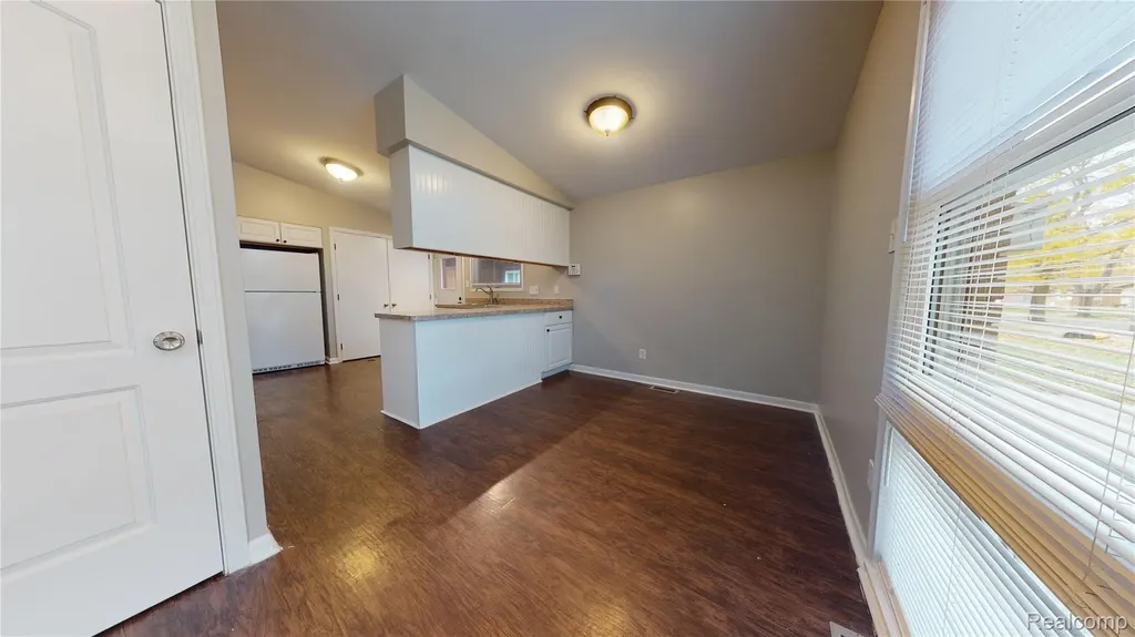 1198 Neafie Avenue Pontiac City MI 48342