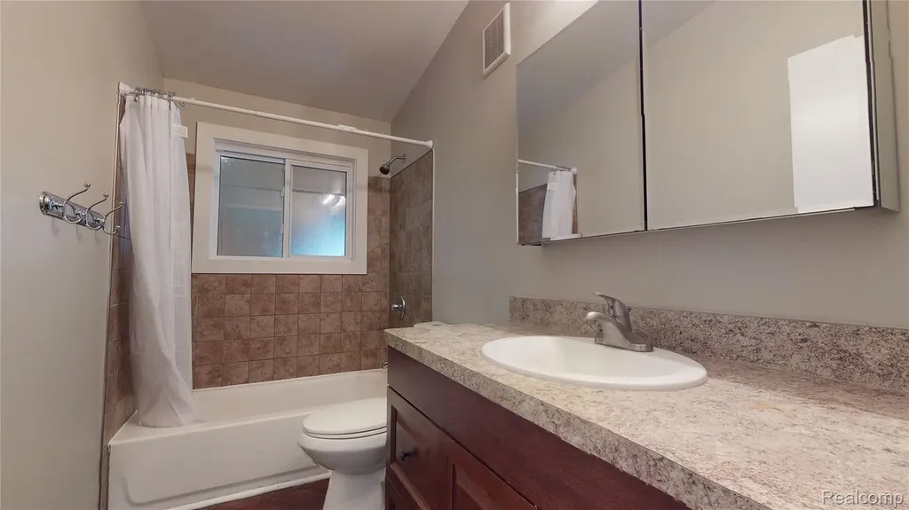 1198 Neafie Avenue Pontiac City MI 48342