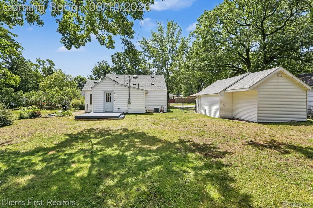 34728 Pardo Street Westland City MI 48185