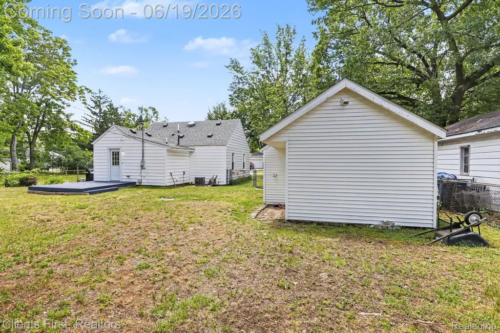 34728 Pardo Street Westland City MI 48185