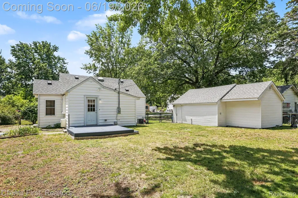 34728 Pardo Street Westland City MI 48185