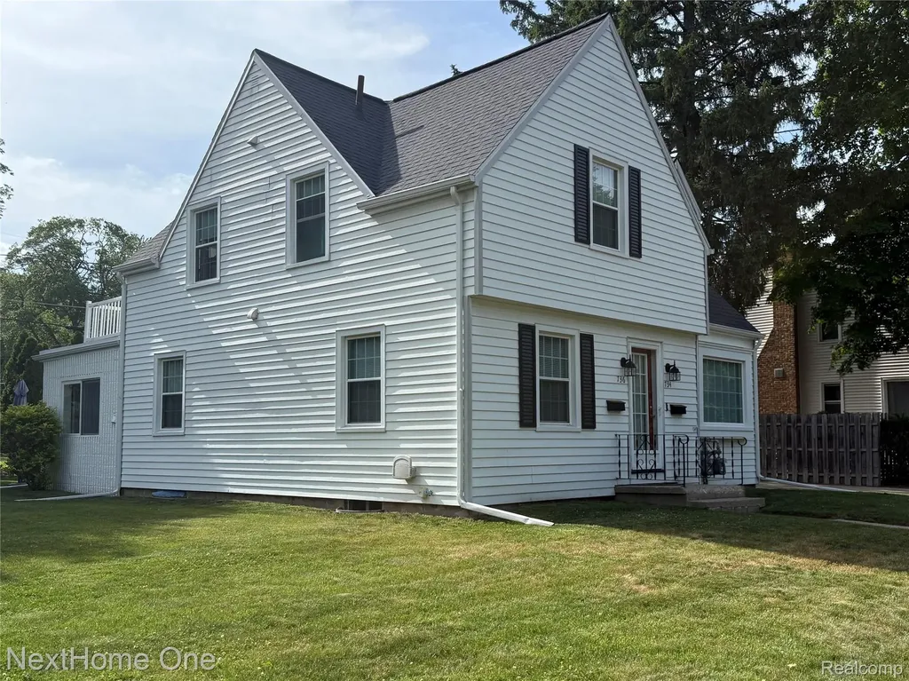 734-736 Briarcliff Road Jackson City MI 49203
