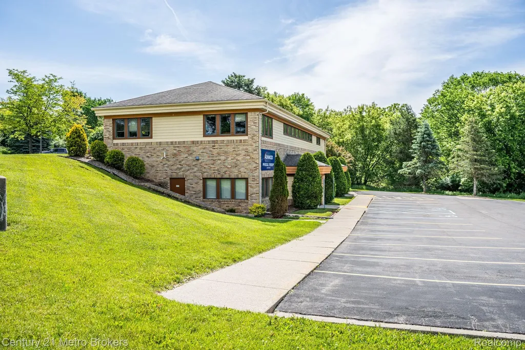 7477 S State Road Atlas Township MI 48438