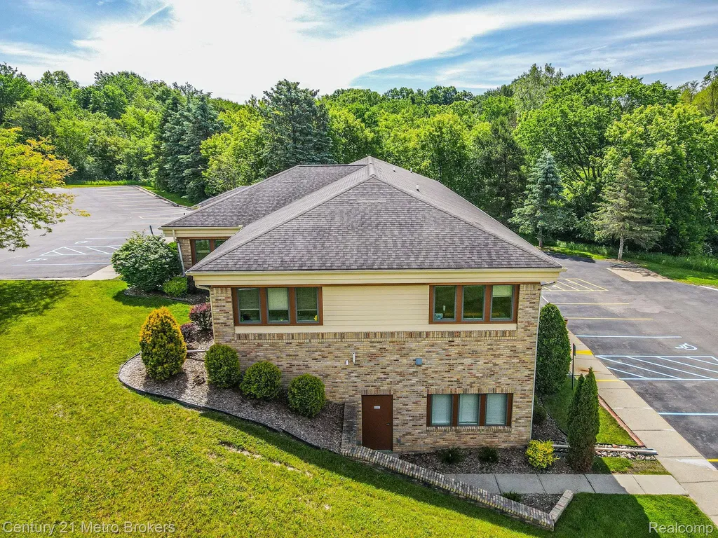7477 S State Road Atlas Township MI 48438
