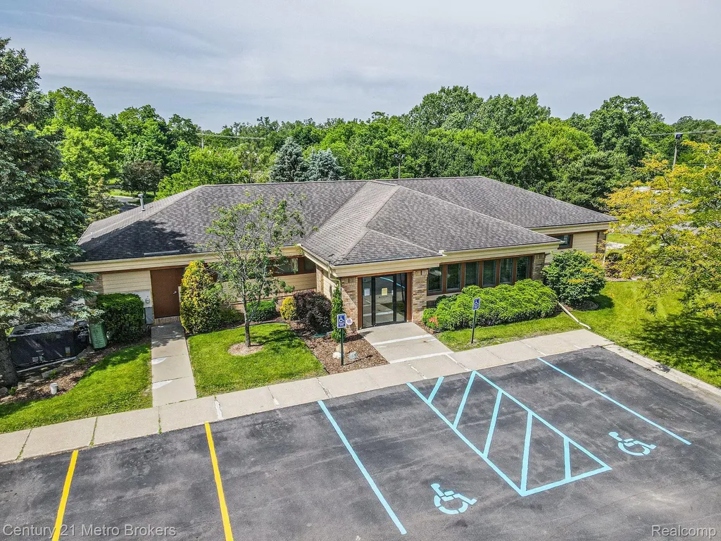 7477 S State Road Atlas Township MI 48438