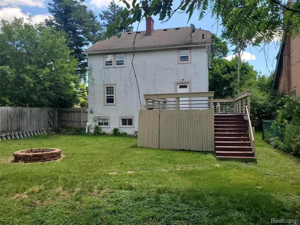 358 W Iroquois Road Pontiac City MI 48341