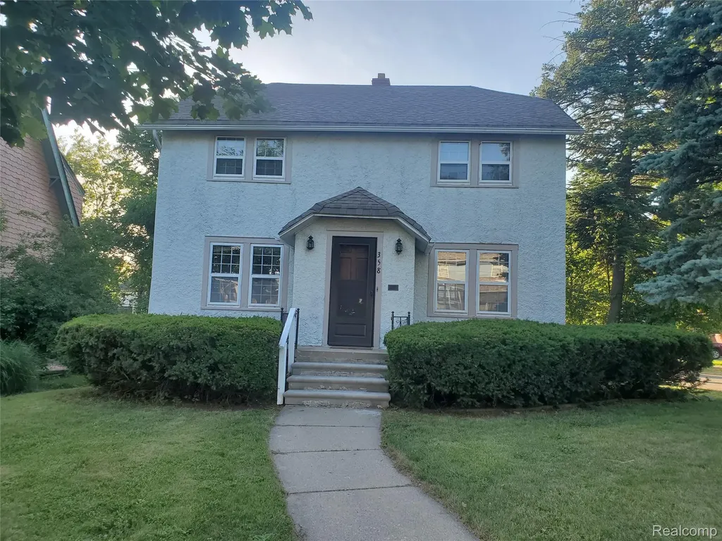 358 W Iroquois Road Pontiac City MI 48341