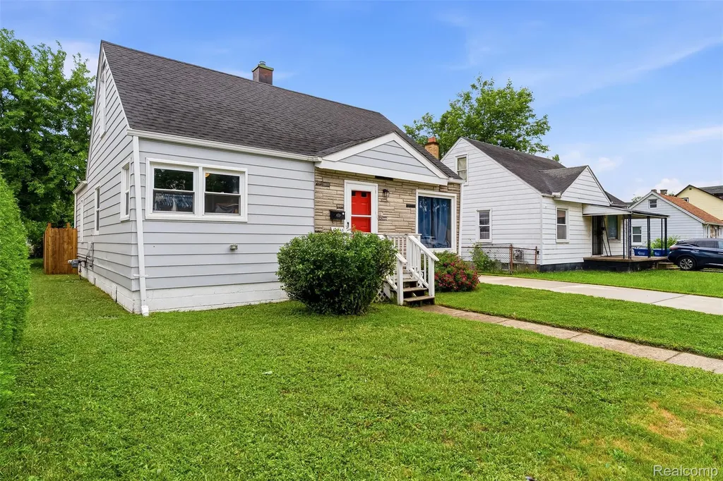 12848 Vernon Avenue Warren City MI 48089