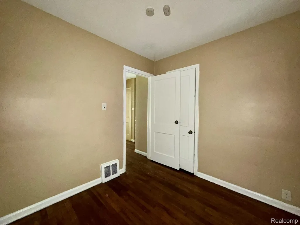 11696 Glastonbury Avenue Detroit City MI 48228