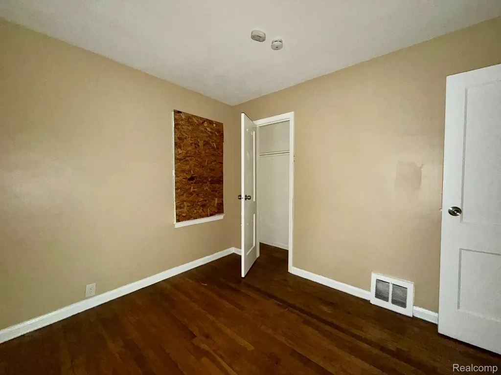 11696 Glastonbury Avenue Detroit City MI 48228