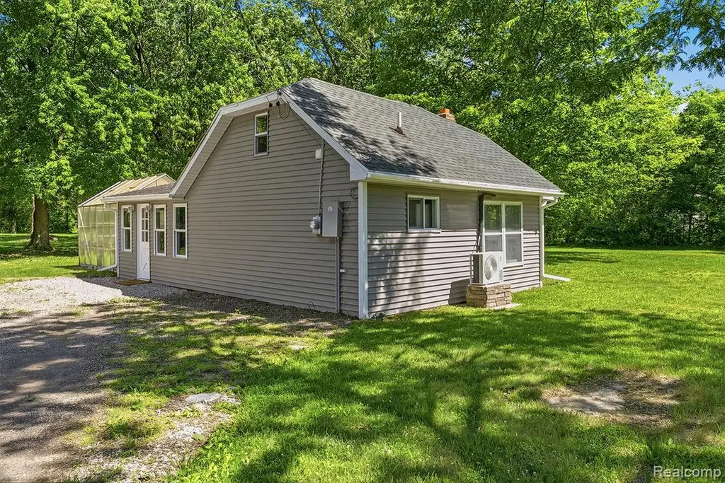 6256 Turner Road Flushing Charter Township MI 48433