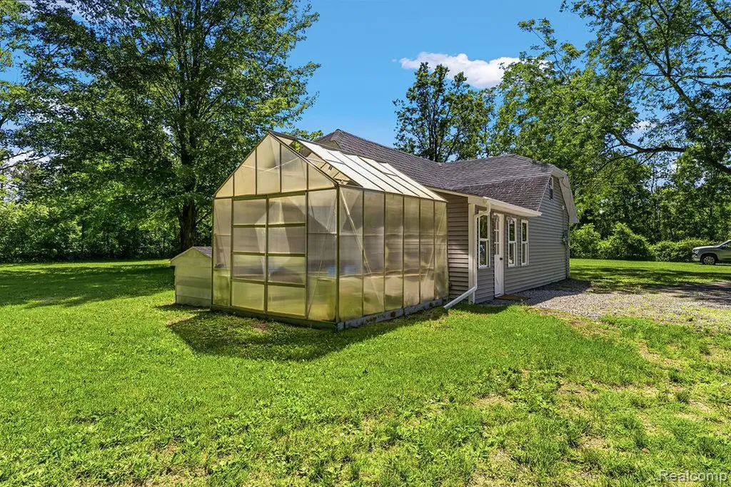 6256 Turner Road Flushing Charter Township MI 48433